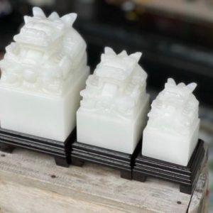 Alternative view of Ấn Rồng Đá Bạch Ngọc